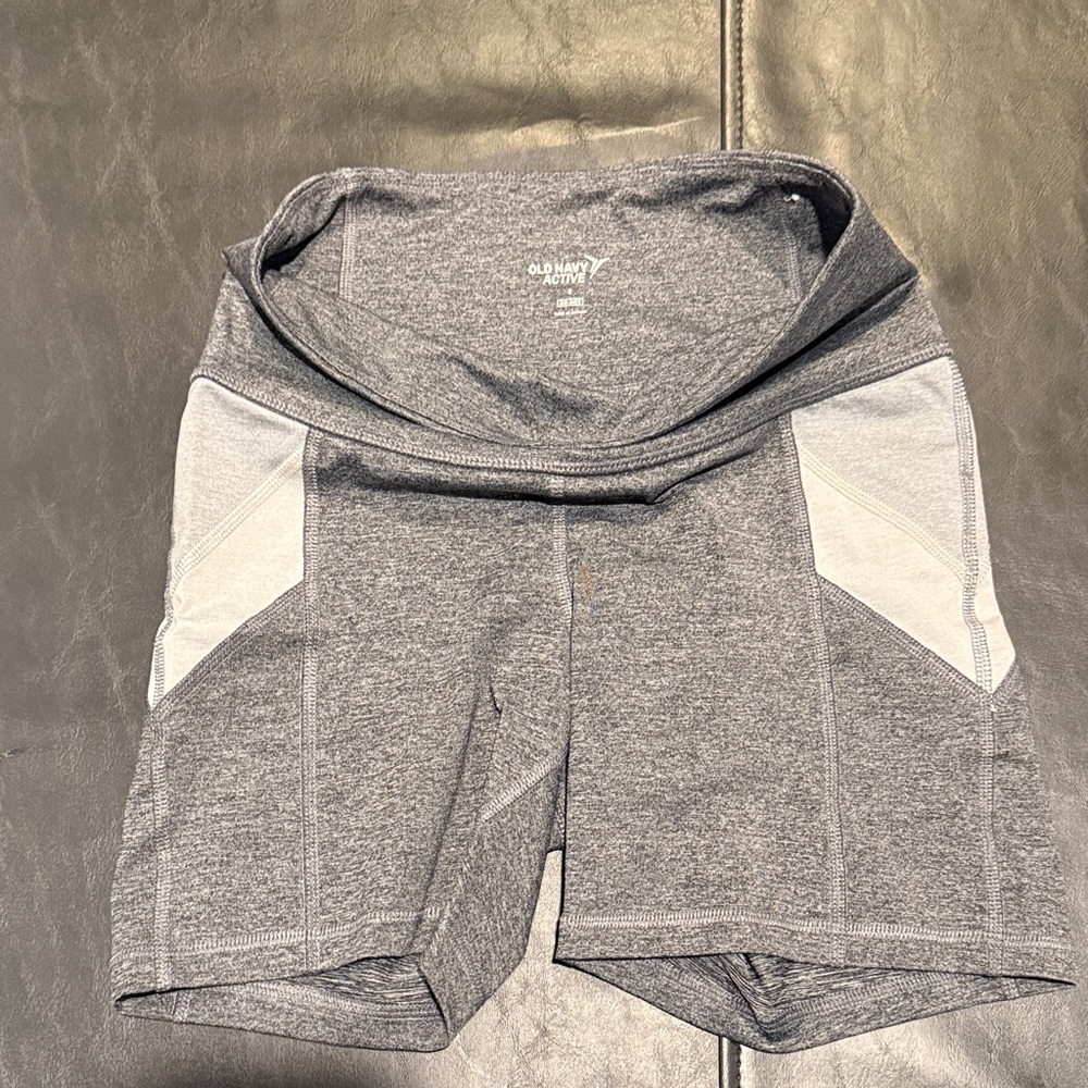Old Navy Men's Gray Athletic Shorts with Light Gray Panels